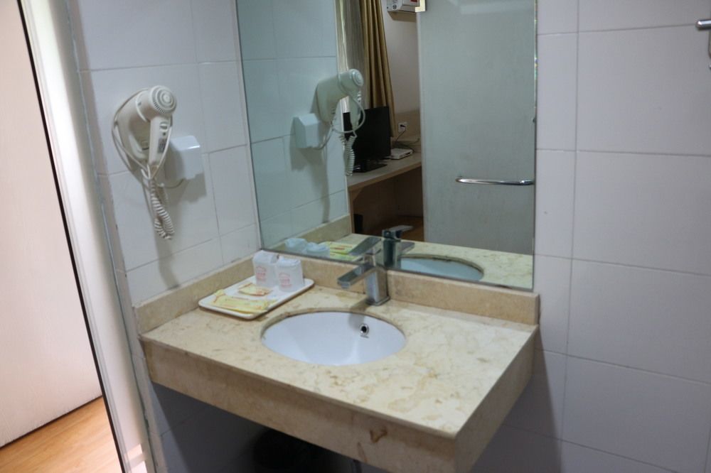 Yixin Business Hotel Γκουανγκζού Εξωτερικό φωτογραφία